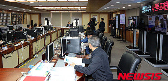 사전투표상황실 방문한 홍윤식 장관