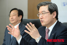 생산기술원 도움 강조하는 주영섭 청장