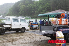 어쩌면 좋나… 앞길 막막 산골 마을