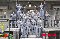 포즈 취하는 웨스트포인트 흑인 생도들