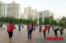 송탄보건소, 도심공원에서 건강 체조 교실운영