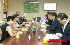 크리스티아 캐나다 국제통상장관, 미래창조과학부 방문