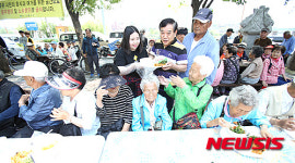 배식봉사 나선 문성고 2학년7반