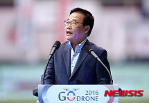 고 드론 2016 환영사 하는 황호택 전무