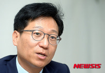뉴시스와 인터뷰하는 김현수 한컴지엠디 대표