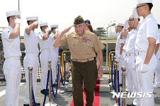 6·25전쟁 참전 미군용사 해군 2함대 방문
