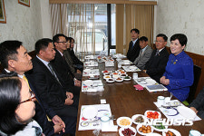 페루 한인동포 관계자들과 간담회하는 강은희 장관