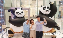 백화점에 나타난 쿵푸판다
