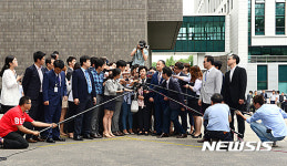 신영자 이사장에게 쏠린 관심