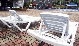 장마여파 실외수영장 개점 휴업