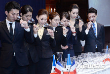 테이스팅 하는 한국 최고 소믈리에들