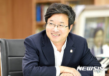 염태영 수원시장 지금이 지방분권형 개헌 적기