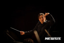 음악회 모차르트 vs 인공지능