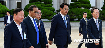 박 대통령 환송나온 인사들