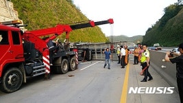 청원∼상주 고속도로 카캐리어 전도