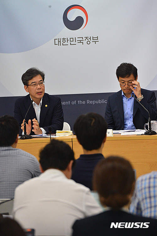 여야 협상, 추경 처리 원활히 진행 중...송언석 원내대표와 오찬 제안 관련 협치 강조【94글자】