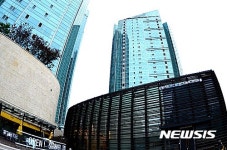신한카드, 복합문화공간 판 스퀘어 개관