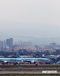 제주공항 도착 항공기 타이어 펑크
