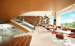 [김정환의 맛볼까]휴가철 늦잠 자고 즐기는 호사, 특급호텔 브런치