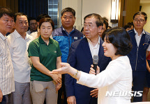 센터 둘러보는 박원순 서울시장