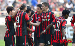 [K리그]윤일록 결승골 서울, 수원과 슈퍼매치서 1-0 승리