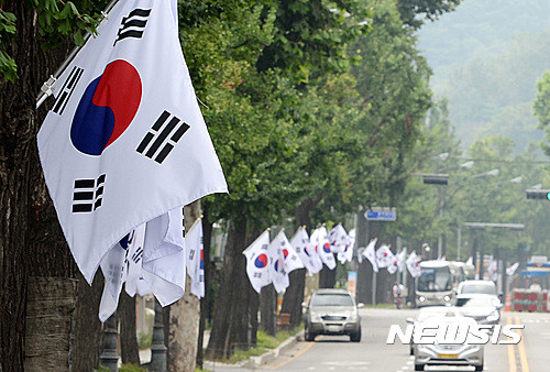 광복절을 앞둔 갈등과 논란, 정부와 독립운동 단체의 입장 대립