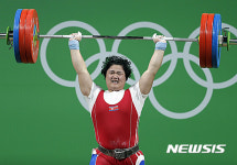 [리우2016] 북한 김국향, 여자 역도 75kg이상급 은메달