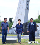 박근혜 대통령, 월미공원 충혼탑 방문