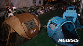 여름밤 상가에서 즐기는 낭독공연