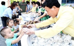 비상급식 주는 박용갑 구청장