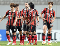 승리 자축하는 FC서울