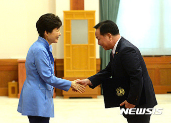 박 대통령, 김동극 인사혁신처장 임명