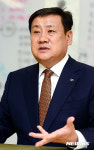 뉴시스와 인터뷰하는 서홍 대림산업 전무