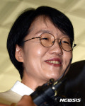 밝게 웃는 박선숙 의원