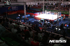 북적이는 무에타이 경기장