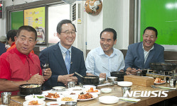 전북지사·순창군수·뽀빠이 순창 순대국밥 먹는 중