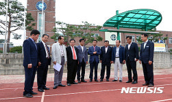충남도의회, 학교 우레탄 트랙 점검 등 현장방문