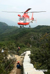 북한산 보국문 실족 등산객 구조하는 119특수구조단과 소방항공대