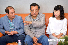 인력시장 찾은 새누리당 이정현 대표