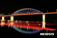 [뉴시스 앵글]낮엔 단양팔경 밤엔 야경팔경