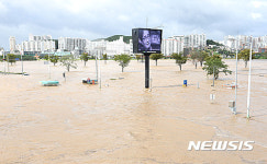 돌산대교 재해문장전광판 | 홍수에도 광고방송중인 전광판