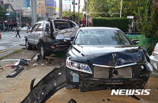 거제서 내리막 11대 승용차 트레일러 추돌…7명 중경상