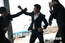 주말에도 유해진…럭키, 300만명 눈앞