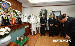 고 김창호 경감 빈소 조문하는 이정현 대표