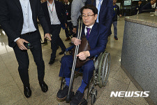 김형수 전 미르재단 이사장 검찰 소환
