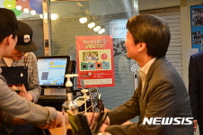 안철수 의원, 마산 부림시장 방문