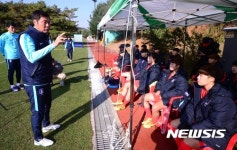 정성천 U-20 여자축구대표팀 감독
