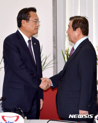 한광옥 대통령비서실장 정진석 원내대표 예방