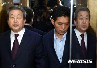 김무성, 박 대통령에 탈당 요구