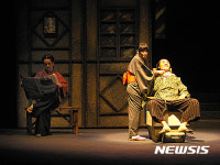 부산예술회관 상주단체 극단 누리에 ‘여자이발사’ 공연